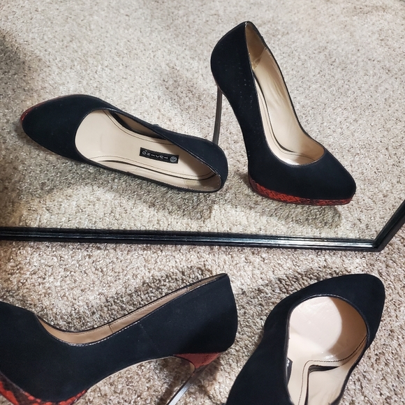 Heels - Picture 2 of 4